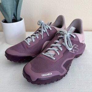 Under Armour Magma Tecnica Custom Adaptive Shape Sneakers Women’s 9